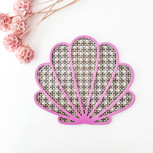 Load image into Gallery viewer, Ratan Clamshell 3D Wallies