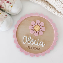 Load image into Gallery viewer, Flower Name Announcement Plaque