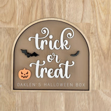 Load image into Gallery viewer, Halloween Plaque &amp; Crate
