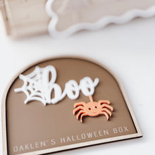 Load image into Gallery viewer, Halloween Plaque &amp; Crate
