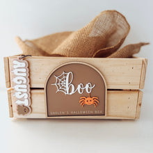Load image into Gallery viewer, Halloween Plaque &amp; Crate
